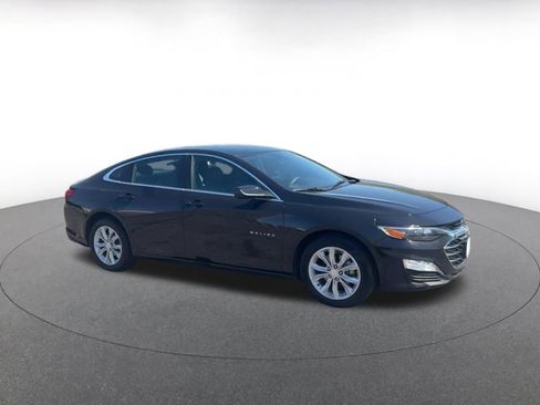 Used 2024 Chevrolet Malibu LT image 2