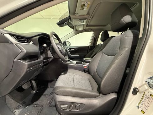 Certified 2025 Toyota RAV4 XLE w/ Convenience Package AWD/4WD image 13