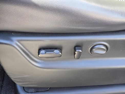 Used 2011 Chevrolet Tahoe LT w/ Luxury Package image 16