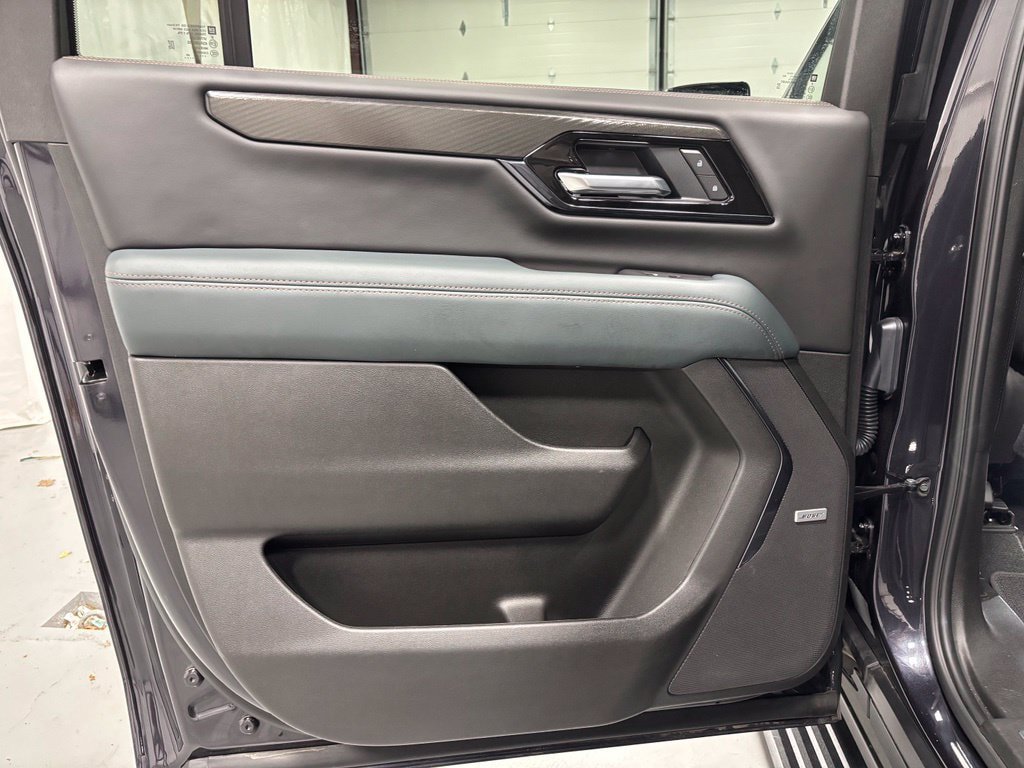 Used 2026 GMC Yukon XL AT4 w/ AT4 Premium Package AWD/4WD image 44
