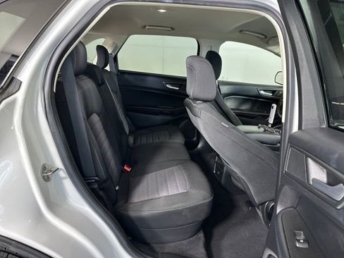 Used 2021 Ford Edge SE image 27