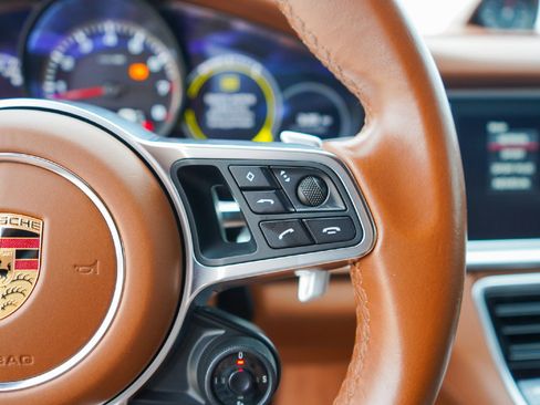 Used 2018 Porsche Panamera 4S image 11
