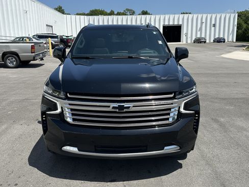 Used 2021 Chevrolet Tahoe High Country w/ Premium Package 2 AWD/4WD image 3