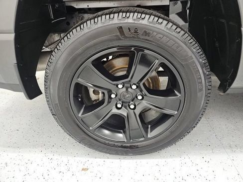 Used 2020 RAM 1500 Big Horn AWD/4WD image 7