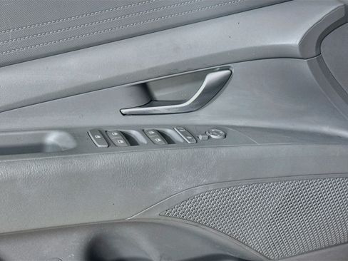 Used 2022 Hyundai Elantra SEL FWD image 24