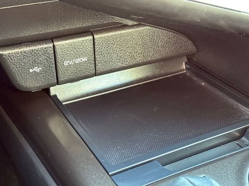 Used 2021 Toyota Camry SE image 24