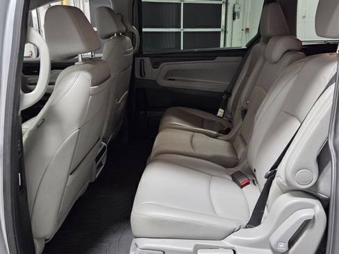 Used 2023 Honda Odyssey Touring image 6