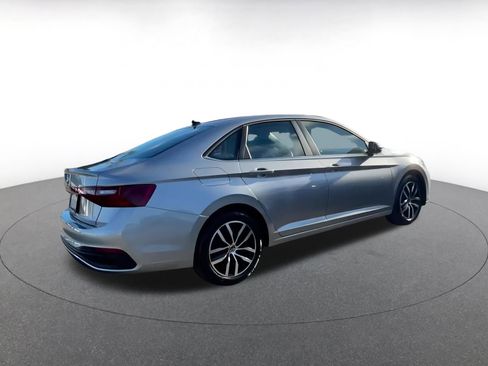 Used 2025 Volkswagen Jetta SE image 14