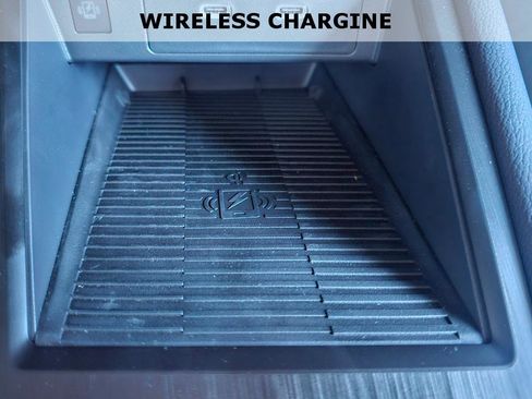 Used 2025 Nissan Kicks SR w/ Illumination Package image 16