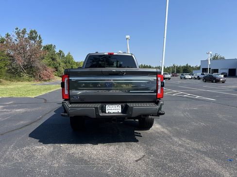 New 2026 Ford F250 Platinum w/ Platinum Plus Package AWD/4WD image 6