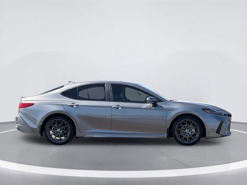 Used 2025 Toyota Camry XSE FWD image 8