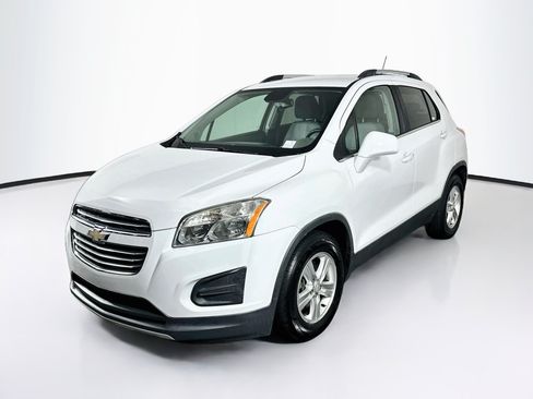 Used 2016 Chevrolet Trax LT FWD image 3