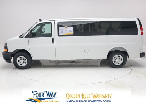 Used 2025 Chevrolet Express 3500 LS RWD image 7