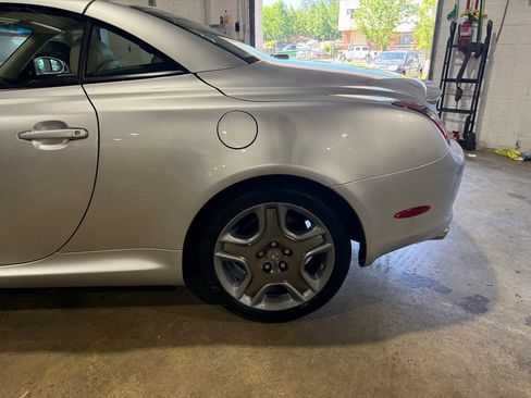 Used 2006 Lexus SC 430 Convertible RWD image 11