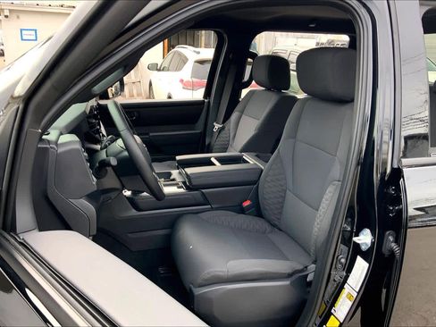New 2025 Toyota Tundra SR image 7