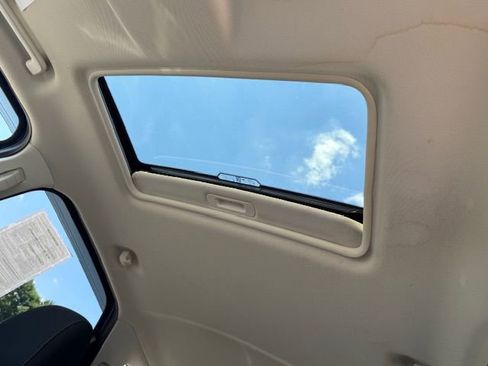 Used 2022 Ford EcoSport SE w/ SE Convenience Package image 30