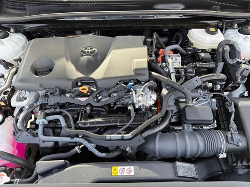 Used 2025 Toyota Camry LE FWD image 11