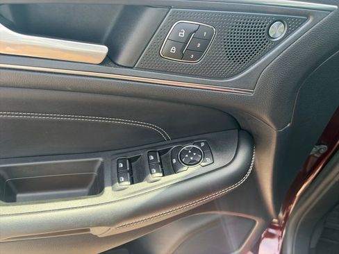 Used 2021 Ford Edge Titanium FWD image 17