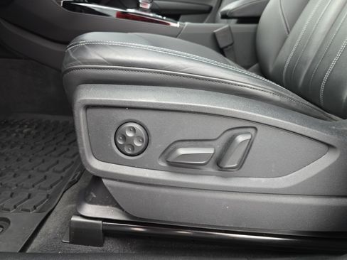 Used 2023 Audi Q5 2.0T Premium w/ Convenience Package image 29