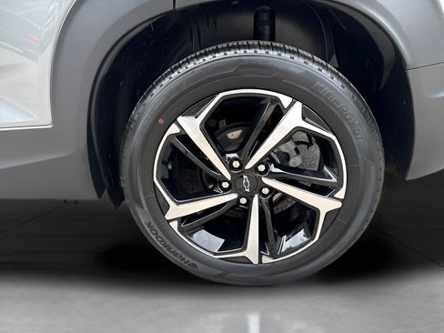 Used 2023 Chevrolet TrailBlazer RS w/ Convenience Package AWD/4WD image 8