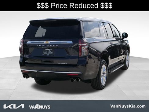 Used 2024 Chevrolet Suburban Premier RWD image 2