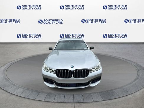 Used 2017 BMW 750i xDrive AWD/4WD image 9
