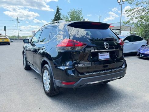 Used 2017 Nissan Rogue SV w/ Sun & Sound Touring Package AWD/4WD image 8