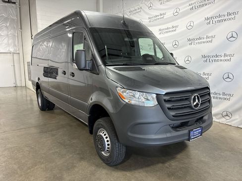 New 2025 Mercedes-Benz Sprinter 3500 image 2