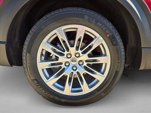 New 2026 Ford Explorer Platinum image 10