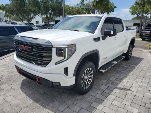 Used 2023 GMC Sierra 1500 AT4 w/ Technology Package AWD/4WD image 3