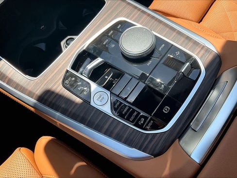 New 2026 BMW X5 xDrive50e AWD/4WD image 8