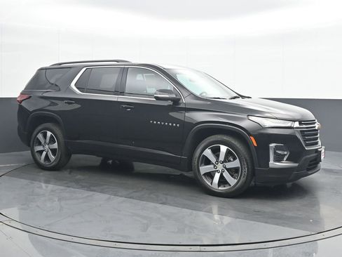Used 2023 Chevrolet Traverse LT w/ LT Premium Package image 8