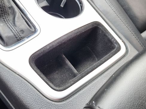 Used 2019 Jeep Grand Cherokee Limited image 24