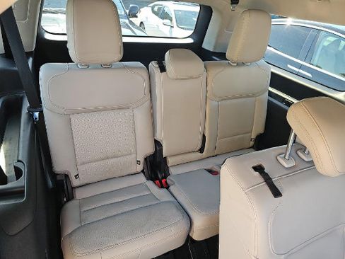 Used 2025 Ford Expedition Max Platinum AWD/4WD image 14