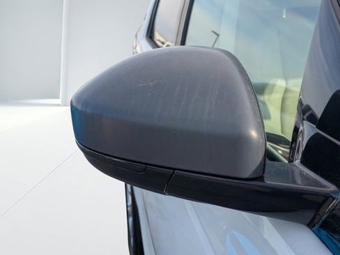 Used 2019 Land Rover Discovery Sport SE image 10