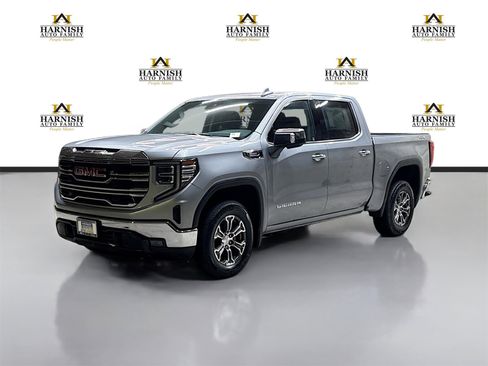Used 2024 GMC Sierra 1500 SLT image 1