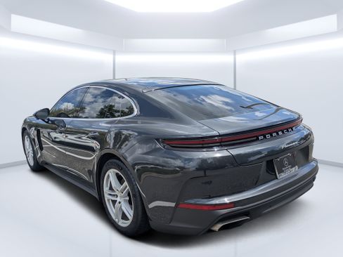 Used 2025 Porsche Panamera RWD image 5