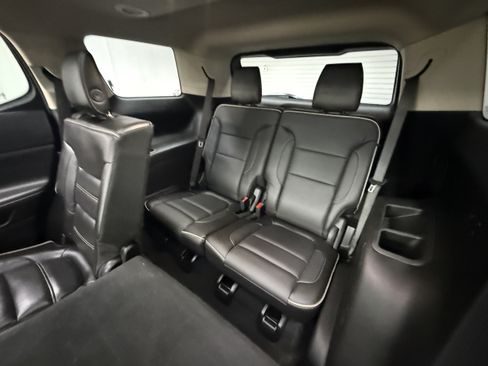 Used 2018 GMC Acadia Denali w/ Technology Package AWD/4WD image 27