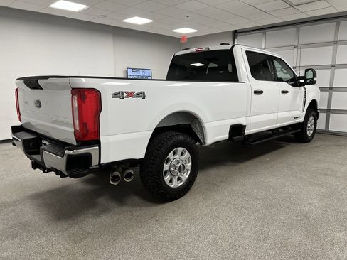 Used 2023 Ford F350 XLT w/ FX4 Off-Road Package image 13