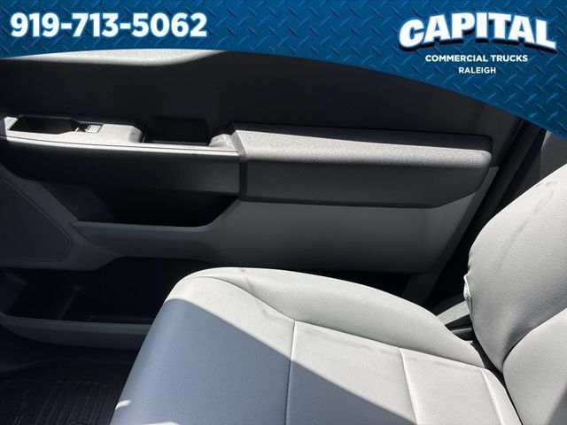 New 2026 Ford F550 4x4 Regular Cab Super Duty image 30
