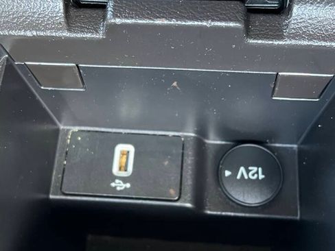 Used 2017 Ford Focus Titanium FWD image 26