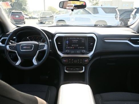 Used 2023 GMC Acadia SLE w/ Driver Convenience Package image 12