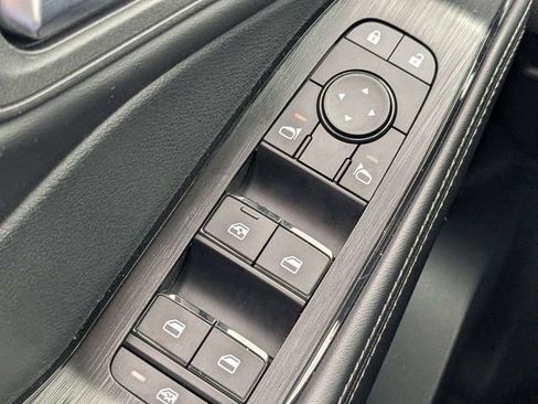 Used 2024 Nissan Rogue SV w/ SV Premium Package FWD image 23