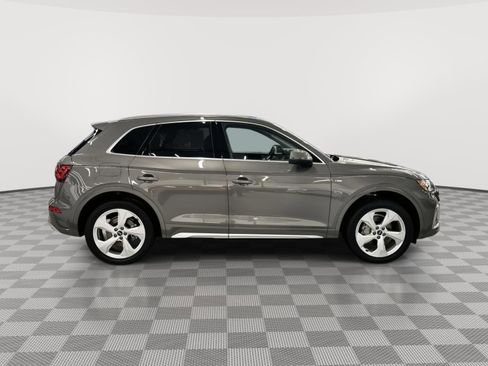 Certified 2025 Audi Q5 2.0T Premium Plus w/ Premium Plus Package image 4