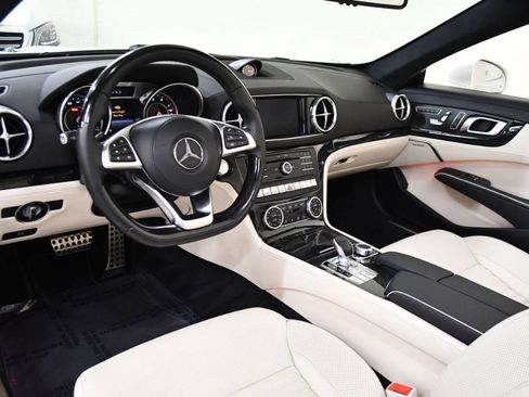 Used 2017 Mercedes-Benz SL 550 image 13