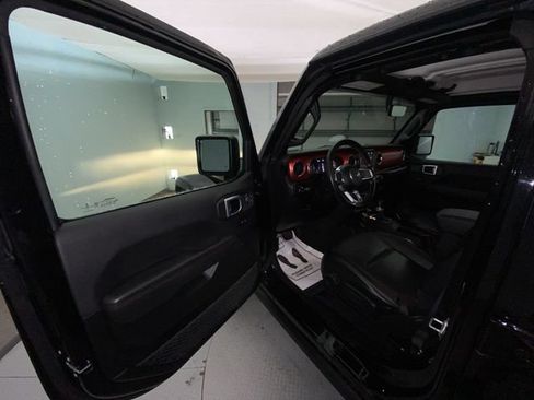 Used 2021 Jeep Wrangler Unlimited Rubicon AWD/4WD image 11