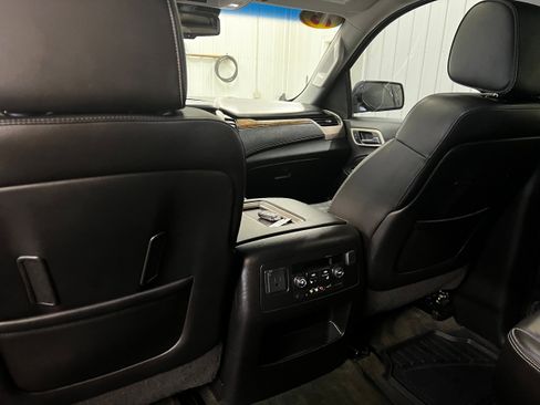 Used 2015 GMC Yukon Denali w/ Touring Package AWD/4WD image 12