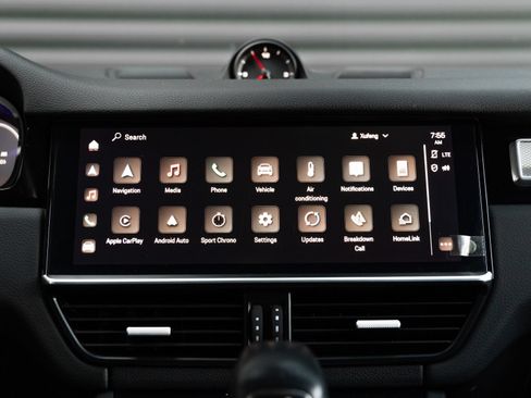 Used 2022 Porsche Cayenne S AWD/4WD image 21