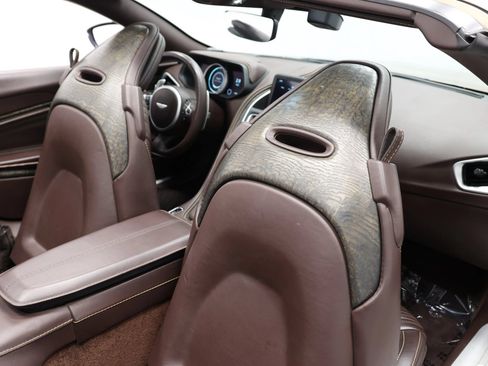 Used 2019 Aston Martin DB11 Volante RWD image 80
