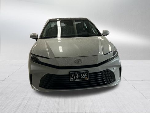 Used 2026 Toyota Camry XLE AWD/4WD image 2